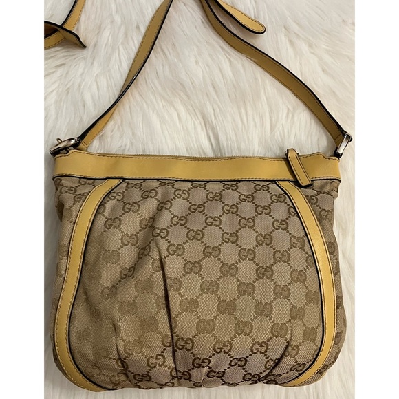Vintage Gucci GG Canvas D Ring Crossbody with Yellow Trim - Picture 4 of 16